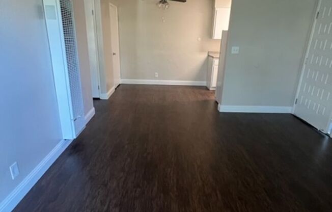 2 beds, 1 bath, 824 sqft, $1,625, Unit 42