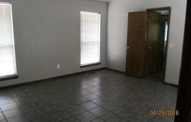 3 beds, 2 baths, $1,750