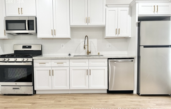 858 N LN FAYETTE PARK PL