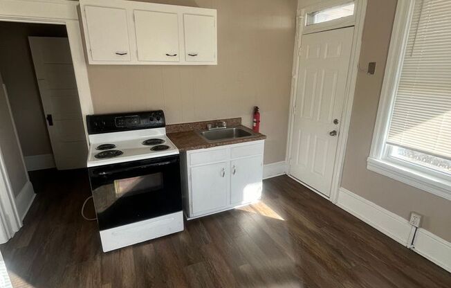 1 bed, 1 bath, $1,100, Unit 54-3FS