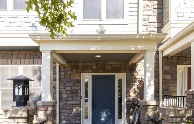 3308 Victor Pl