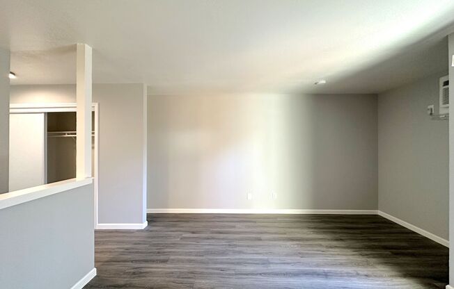 Studio, 1 bath, 500 sqft, $975, Unit park-05