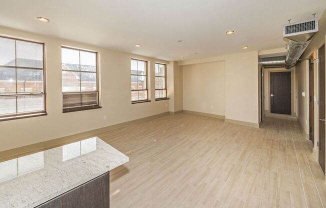 $1600 Per Month 18-Month Lease! Medical Arts Building - 1 Bedroom/1 Bath- Downtown Condo!  Available NOW!! ***Assigned parking space in building an additional $150/month***