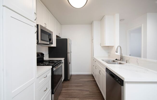 2 beds, 2 baths, 965 sqft, $2,995, Unit 138