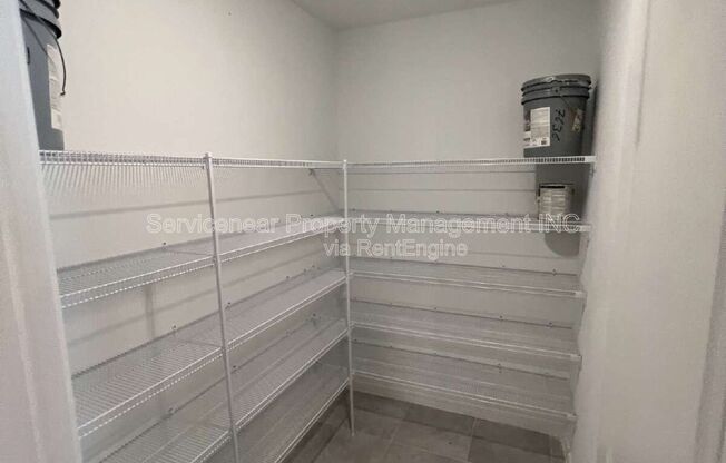 6 beds, 3 baths, 2,580 sqft, $2,545