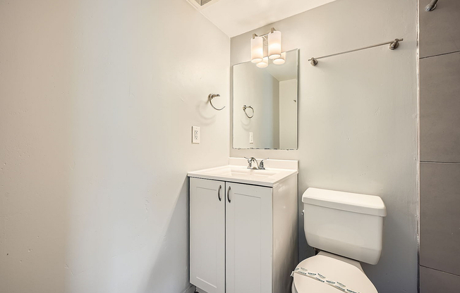 1920 N 1st Ave #105A - Web Quality - 013 - 18 Bathroom