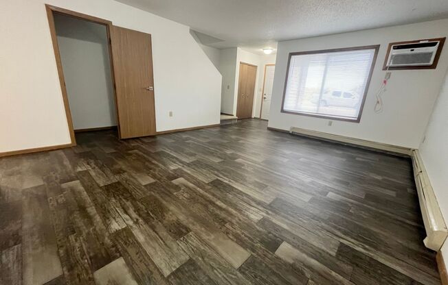 3 beds, 1.5 baths, 1,145 sqft, $1,025, Unit 300-3