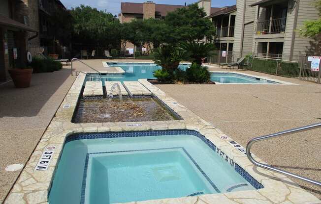 Trails of Walnut Creek pool area