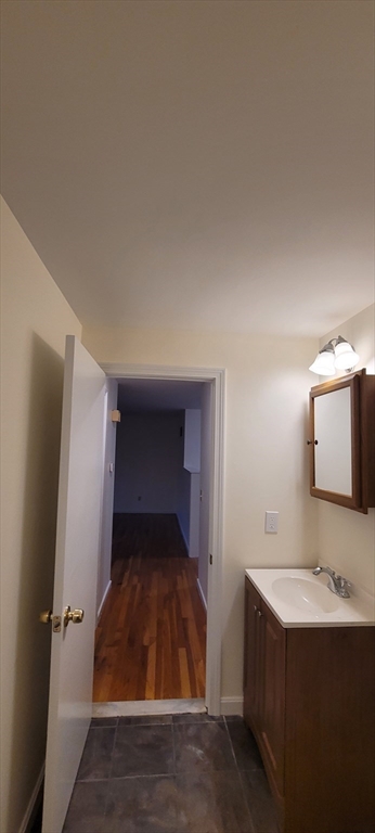 2 beds, 1 bath, 850 sqft, $2,150, Unit 0