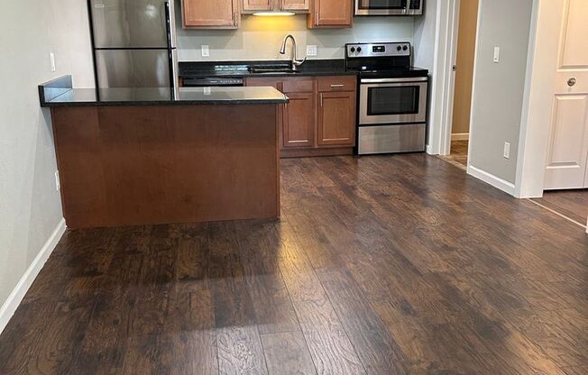 1 bed, 1 bath, 576 sqft, $1,150, Unit 233