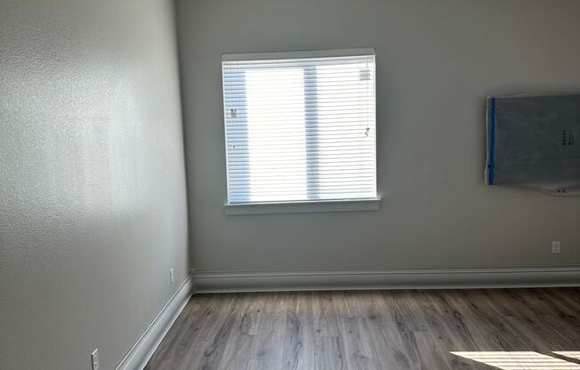 2 beds, 1 bath, $1,500