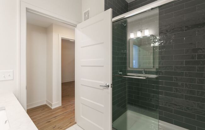 1 bed, 1 bath, $1,400, Unit 1050 N 4th St. Apt. 313