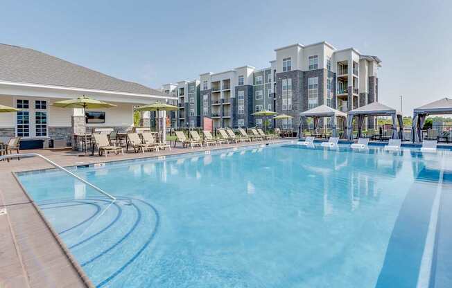 Waterstone at Hamburg: Luxury Apartments in Lexington, KY