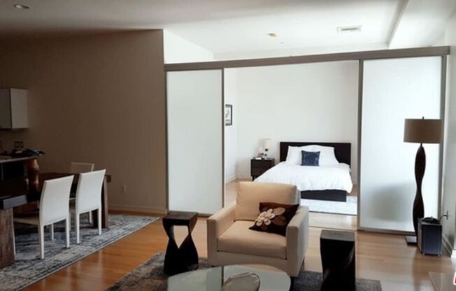 2 beds, 2 baths, 1,200 sqft, $3,650, Unit 1906