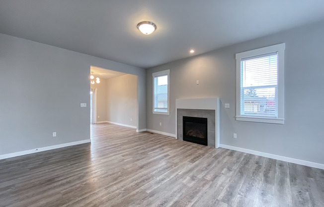 Bright & Modern 4-Bedroom Home with Spacious Backyard and Stylish Upgrades