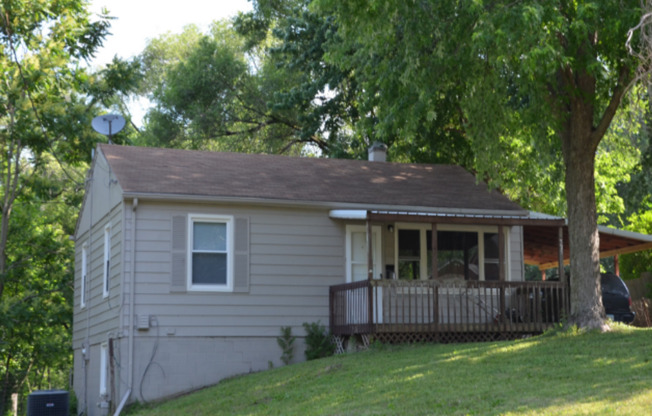 3 beds, 1 bath, $1,395