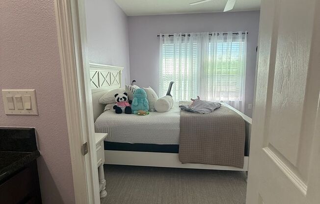 3 beds, 3 baths, $2,400