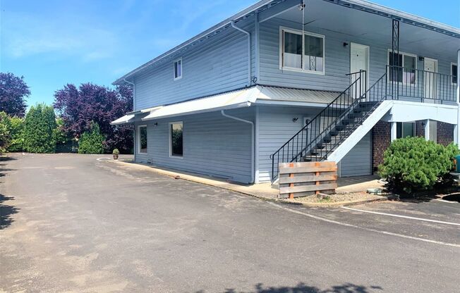 1 bed, 1 bath, 576 sqft, $1,195, Unit 8