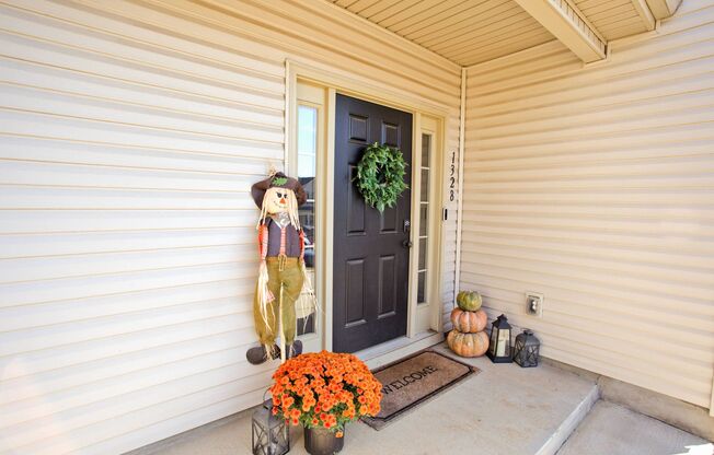 1328 BLACK OAK CIR