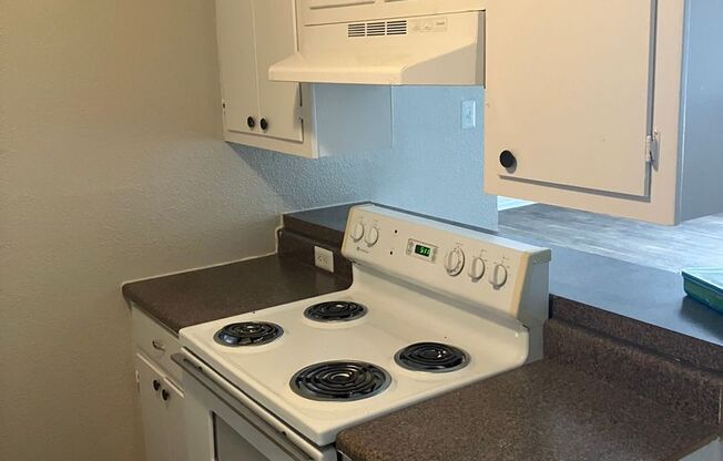 Studio, 1 bath, 610 sqft, $695, Unit A2