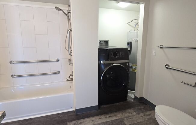 1 bed, 1 bath, 553 sqft, $1,250, Unit 302