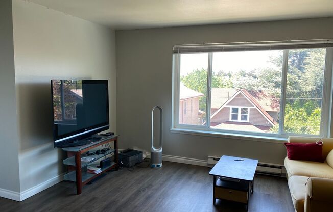 Adams Court Apartments