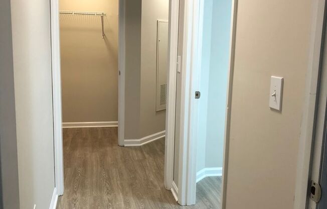 2 beds, 2 baths, 1,270 sqft, $1,600, Unit 2730-4 Pearl Remodel