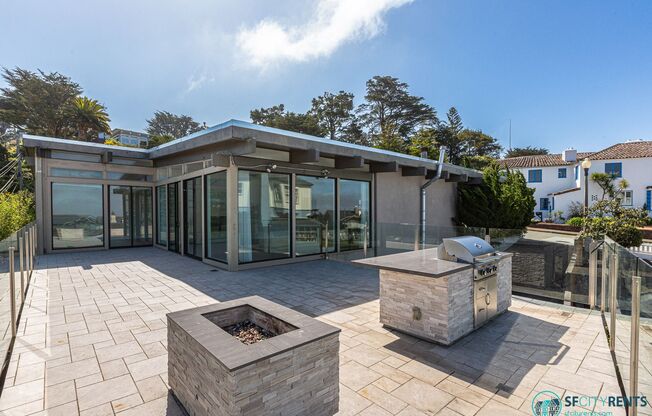 Sherwood Forest: Single Family Home w/ 2 Car Garage & Large Terrace w/ Ocean Views