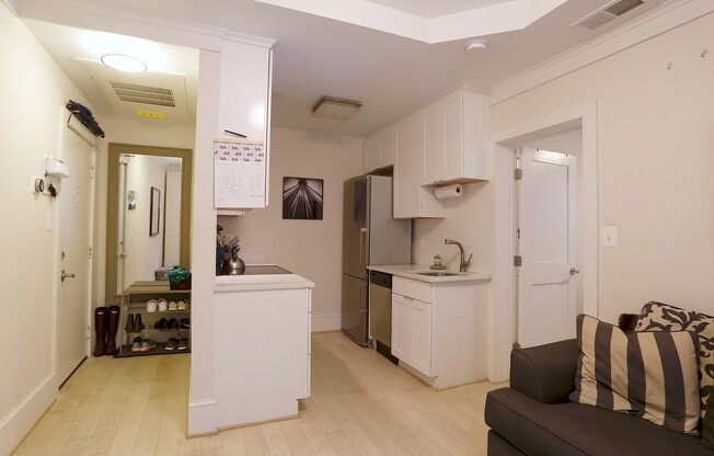 Parking Available! 1 Bedroom 1 Bathroom Corner Unit Condo// Columbia Heights // In Unit Laundry // Easy Walk to Metro!