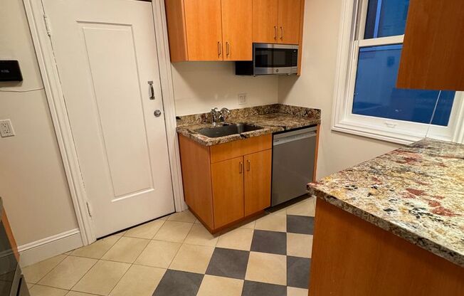 1 bed, 1 bath, $2,995, Unit 10