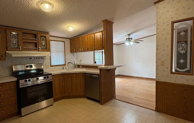 READY TO VIEW NOW! Adorable 3 Bed 2 Bath Home in New River NO HOA