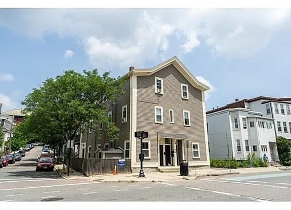 565 Somerville Ave