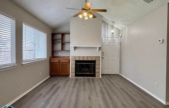 Beautifully renovated 3 bedroom, 2 bath house conveniently located near Culebra and 410.