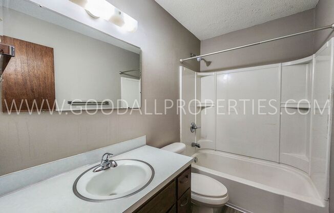 2 beds, 1 bath, $1,050