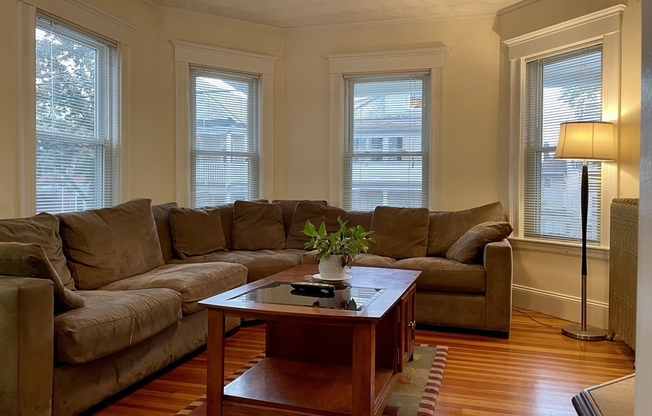 17 STANLEY AVE