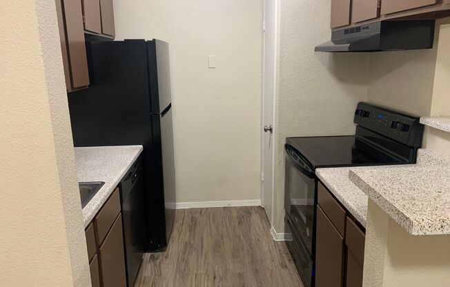 1 bed, 1 bath, 703 sqft, $850, Unit 1910