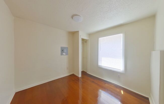 3132 S Davidson