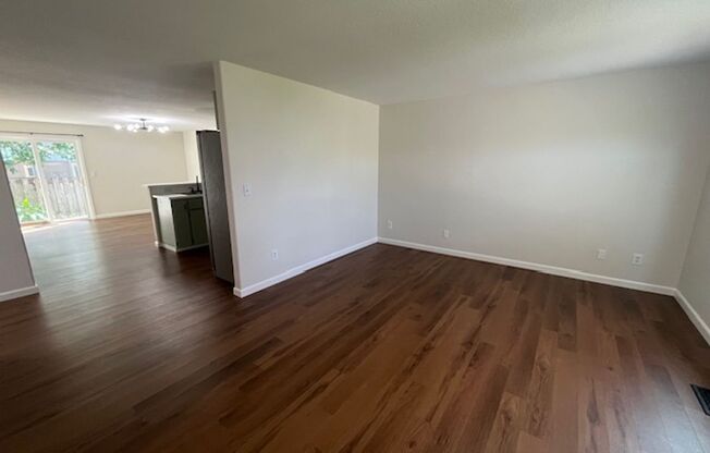 3 Bedroom 2 Bath Lafayette OR 97127
