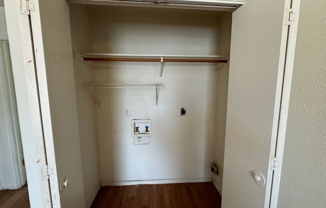 2 beds, 1 bath, $650