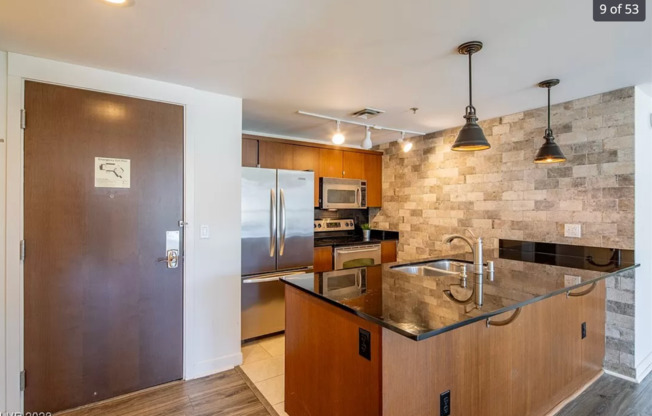 2 beds, 2 baths, $2,625, Unit # 320