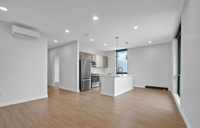 1 bed, 1 bath, 754 sqft, $1,650, Unit 213