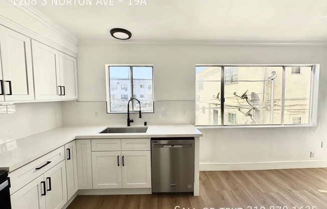 1208 S Norton Ave