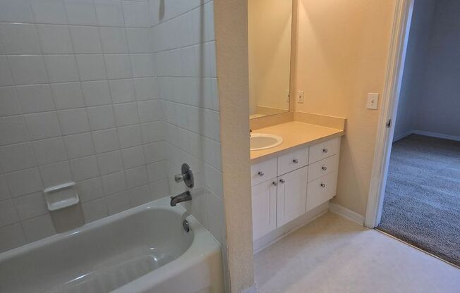 2 beds, 2 baths, $1,600