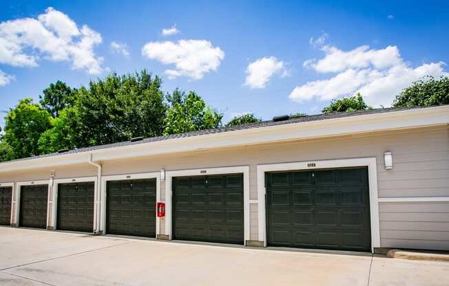 Private Garages for Rent at Houston Apartment Complex