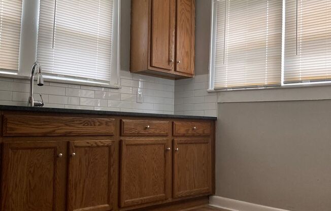 3 beds, 1 bath, $1,400