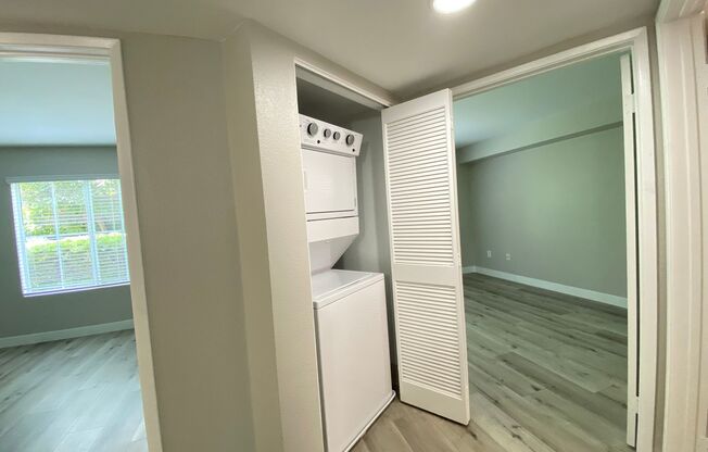 2 beds, 2 baths, 800 sqft, $2,677, Unit 20-102