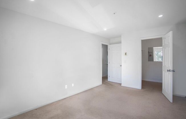 2 beds, 1 bath, 1,050 sqft, $2,450, Unit 57-3