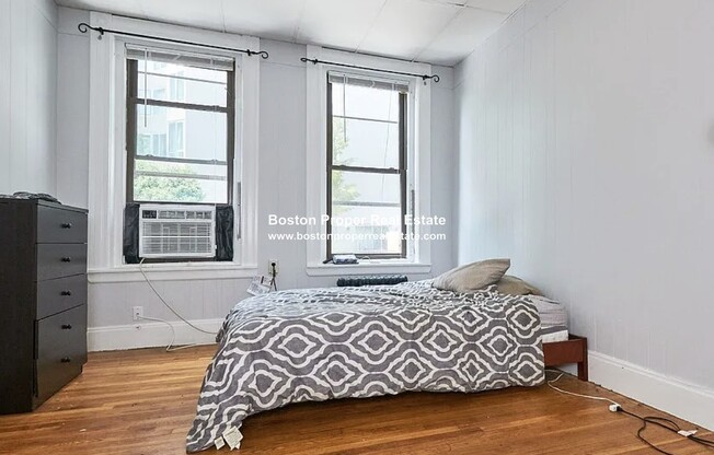 125 SAINT BOTOLPH ST