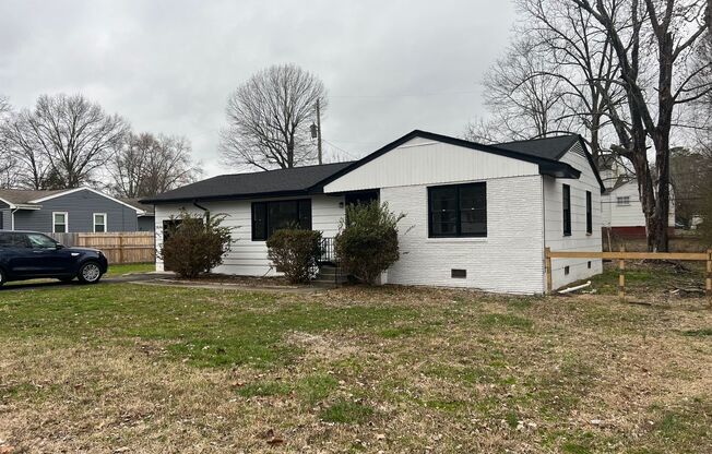 Newly renovated 3bed 1bath for rent!