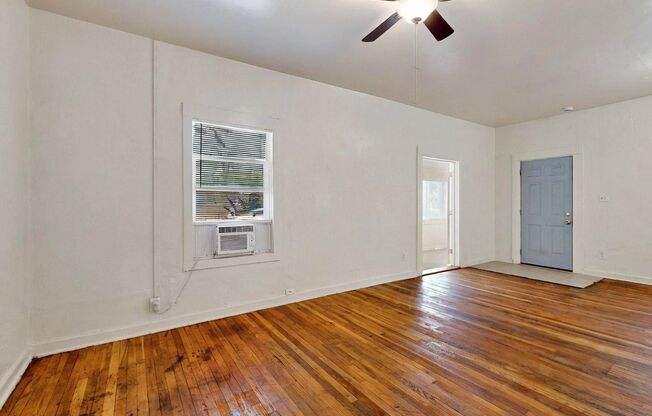 2 beds, 1 bath, 900 sqft, $1,400, Unit 823 11th Street NW